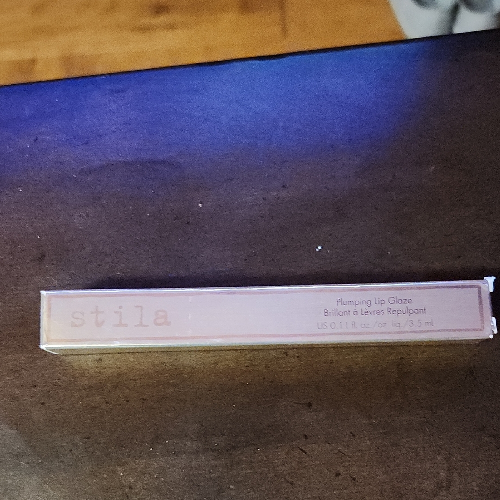 Stila Plumping Lip Glaze in Hazelnut... All The Plump None Of The Sting